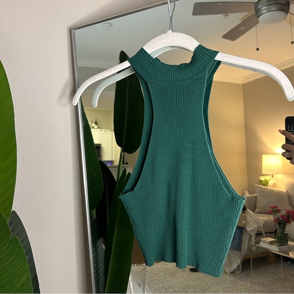 Ribbed green halter tank size S - Picture 2 of 8